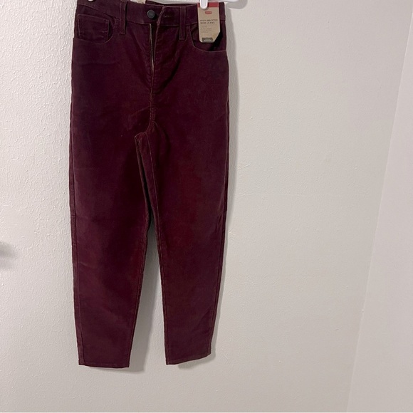 Levi’s Women’s NWT High Waisted Mom Corduroy Jeans Decadent Chocolate Size 27x27 - Picture 2 of 10